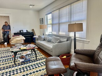 121 Cedric Rd Unit 121, Newton, MA 02459
