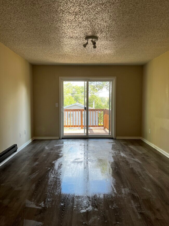 750 S 4th St Unit 3, Glenrock, WY 82637