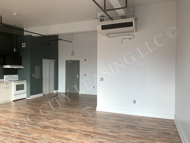 Hive@155 and Hive Andrews, Rochester, NY 14604 - photo 3