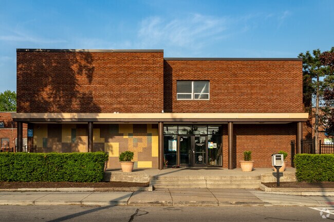 Detroit Merit Charter Academy has a student-teacher ratio of 19 to 1 in 2024.