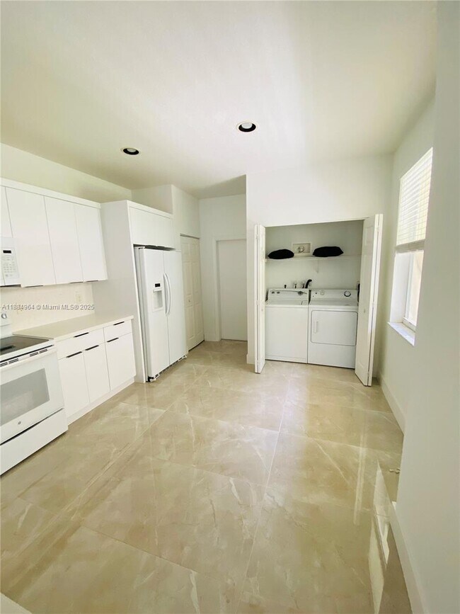 2433 Pasadena Way, Weston, FL 33327 - photo 5