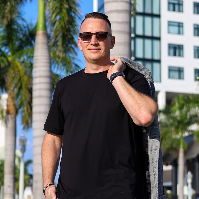Agent Photo