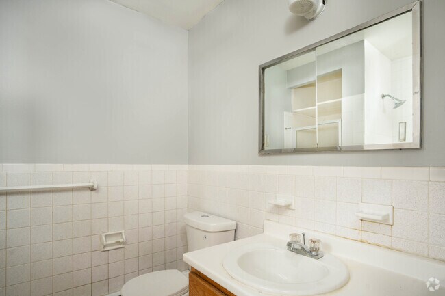 1BR, 1BA - 650SF - Kitchen