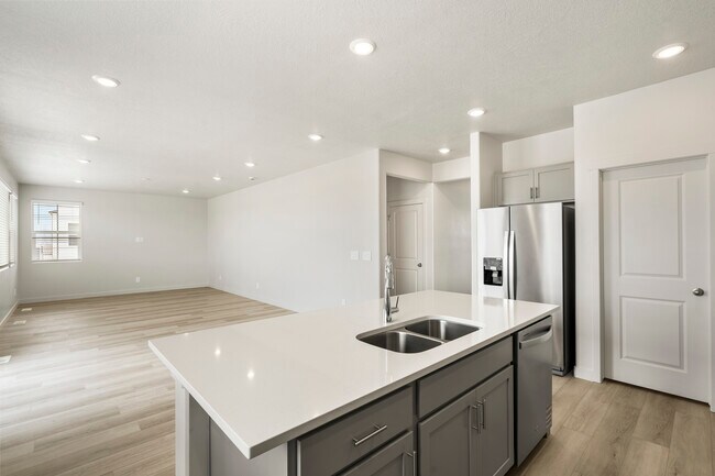 3163 W 3450 S, West Haven, UT 84401 - photo 2