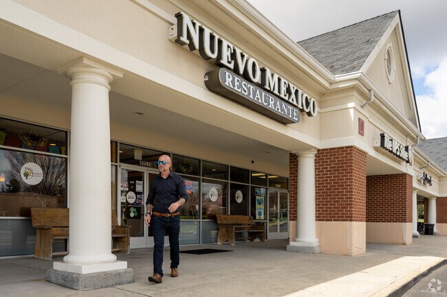 The Shoppes at Crossridge offer several dining options in Echo Lake.