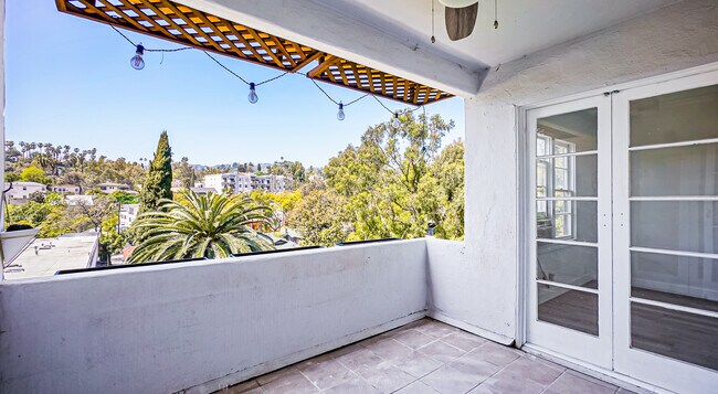 2065 Ivar Ave unit 2065 .5, Los Angeles, CA 90068 - photo 3