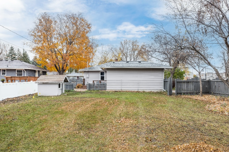 301 W 2nd St, Waconia, MN 55387 - photo 1