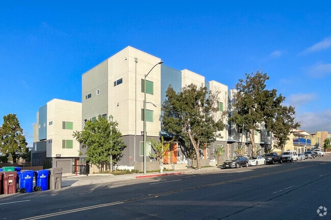 New-style condos are available in Las Palmas.