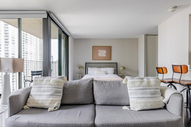 77 W Huron St unit FL8-ID1380, Chicago, IL 60654 - photo 2