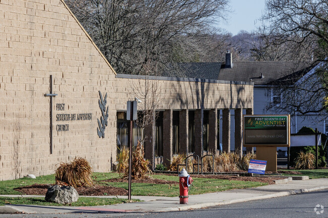 Wilbert F Mays Seventh-Day Adventist School in Teaneck, NJ has 34 students enrolled in classes.