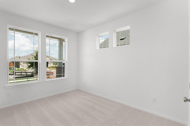 120 Pipe Cactus Pass, Georgetown, TX 78633 - photo 2