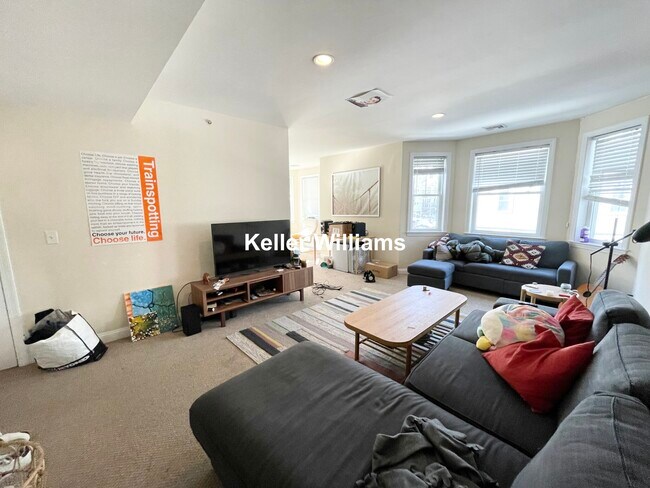 99 Hillside St unit 2, Roxbury Crossing, MA 02120 - photo 4