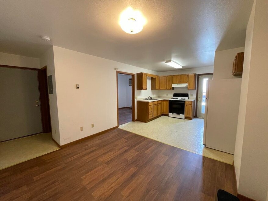 216 E 3rd St unit 2, Winona, MN 55987 - photo 1