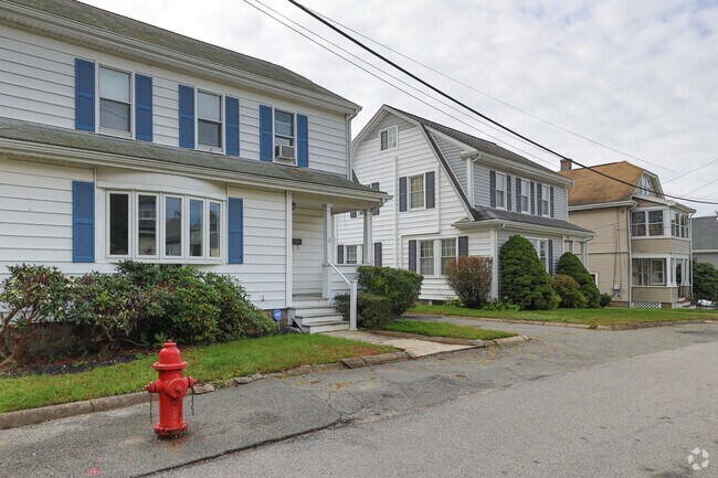 Victory Road area feels like a neighborhood in a smaller suburban community.