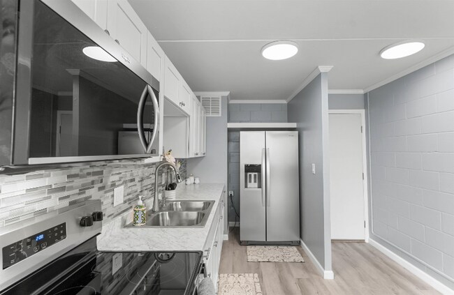 111 Kahului Beach Rd unit D328, Kahului, HI 96732 - photo 6