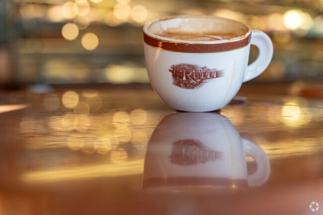 Creekside gathering places include Emporio Rulli with a European vibe, amazing espresso and custom pastries.