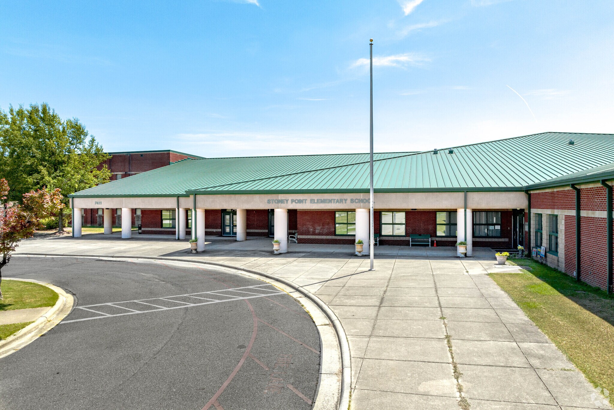 6915 Surrey Rd, Fayetteville, NC 28306