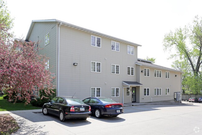 Total Property Management 3206 Lincoln Way, Ames, IA 50014 - photo 3