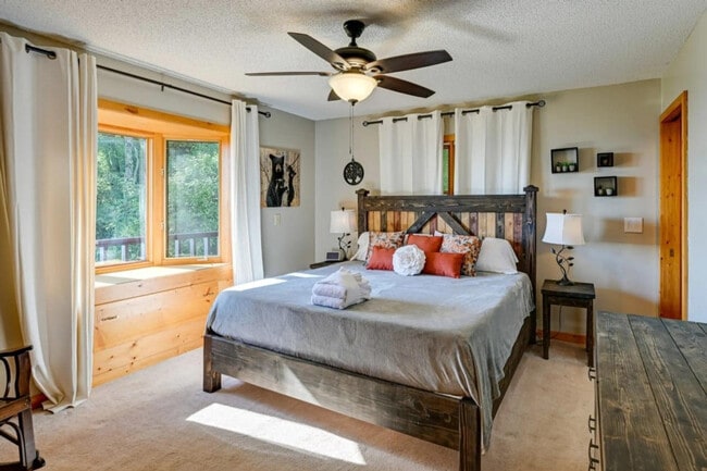 623 Buggy Barn Rd unit ID1352860P, Cullowhee, NC 28723 - photo 4