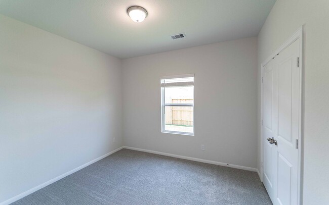 4326 Maple Root Ln, Pinehurst, TX 77362 - photo 2