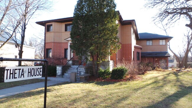 Theta House, Whitewater, WI 53190 - photo 2