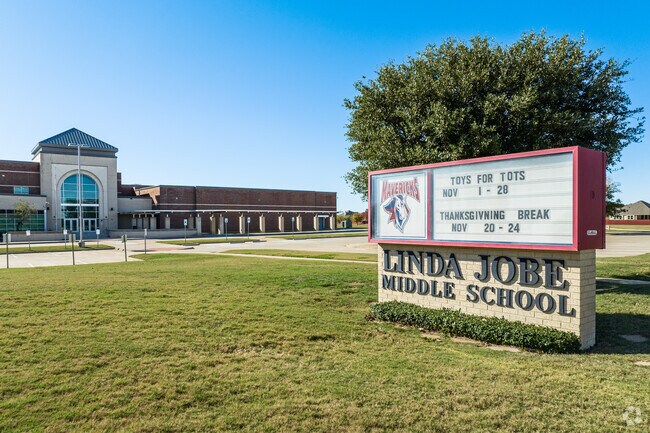 Linda Jobe Middle School services students in Mansfield, TX from 7th-8th grade.