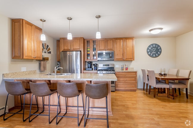 Autumn Mist on Lorraine, Wheaton, IL 60189 - photo 2