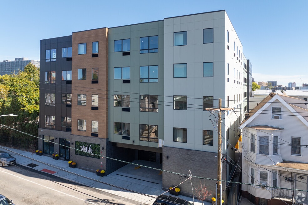 Vida By Gomes, Newark, NJ 07103 - photo 1