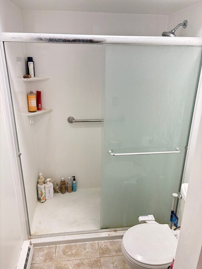 2076 Chateau Ct unit 206A, Grafton, WI 53024 - photo 6