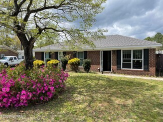 1001 Dickens Dr, Wilmington, NC 28405