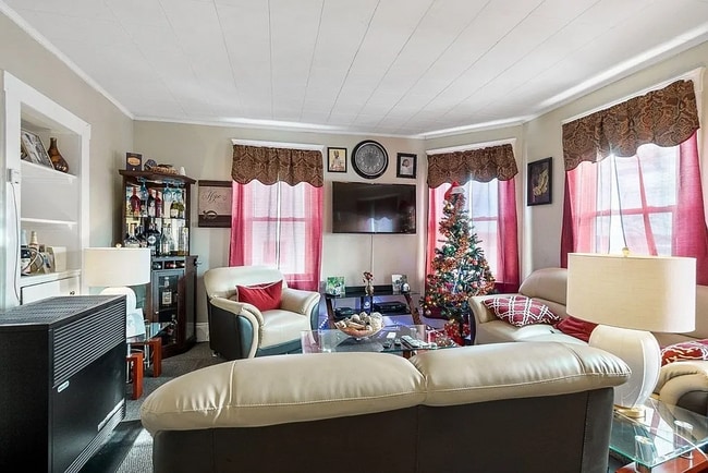 11 Mars St unit 1, Worcester, MA 01607 - photo 5