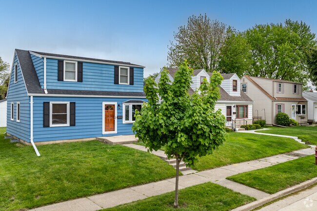 Many Greenfield Park families live in single-family homes.