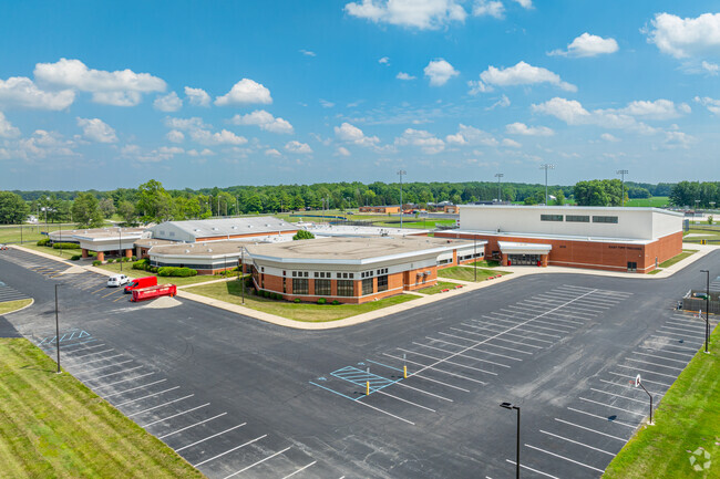 Teachers at East Tipp Middle School earn an A grade from Niche.