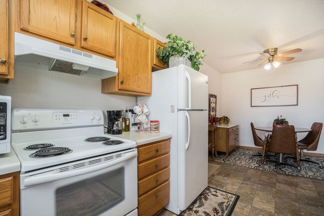 2600 Poetters Cir, Fairmont, MN 56031 - photo 7