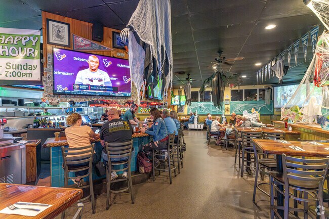 Dinner at the local Thirsty Turtle Seagrill restaurant is delicious in Whispering Pines.