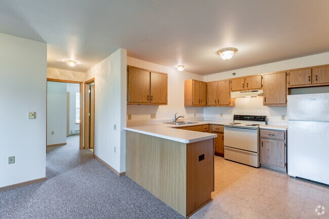 Thompson Meadows Apartments: 55+ Adult, Saint Francis, WI 53235 - photo 5