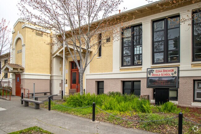 Edna Brewer Middle in Oakland has about 800 students enrolled.