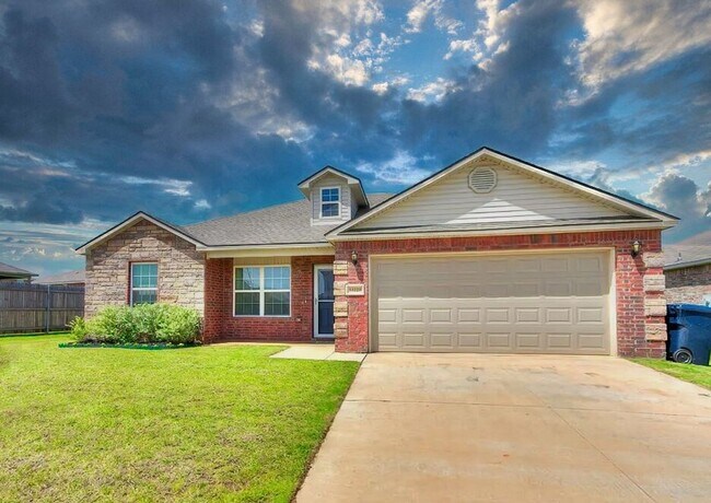 13229 Bridgewater Dr, Oklahoma City, OK 73078 - photo 2