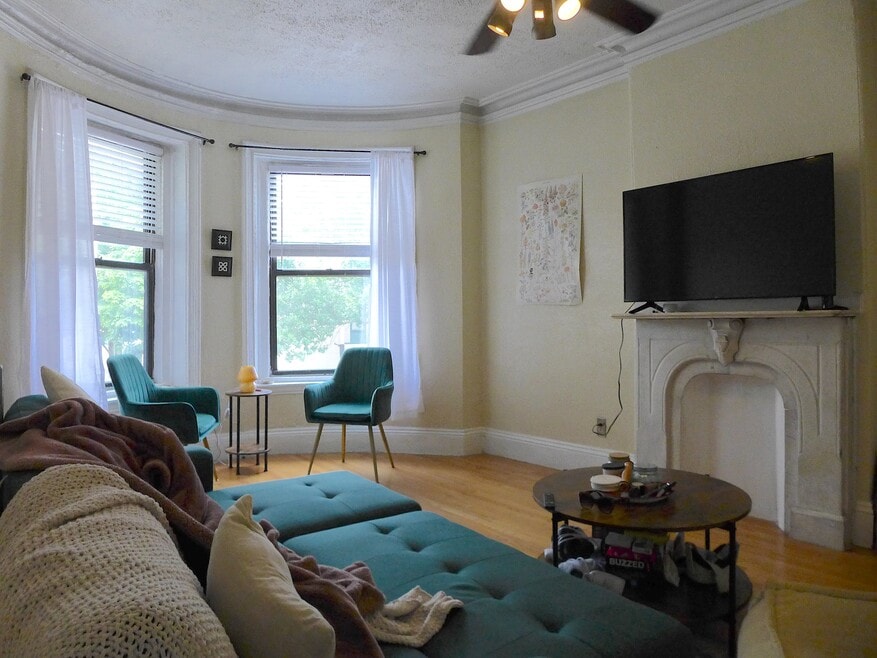 5 Warwick St, Roxbury Crossing, MA 02120 - photo 1