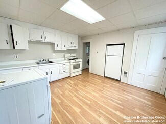 122 Buttonwood St, Boston, MA 02125