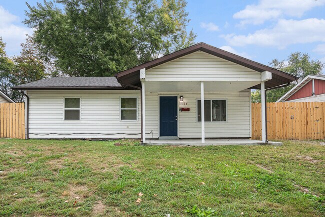 126 Saint Robert Dr, East Saint Louis, IL 62206 - photo 2