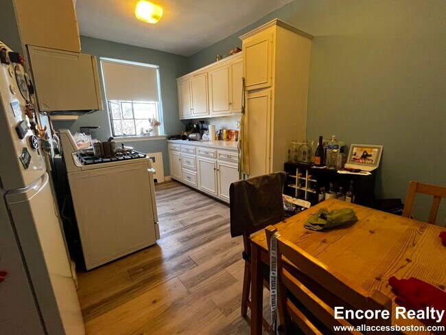 30 Longwood Ave unit 93-5, Brookline, MA 02446 - photo 5