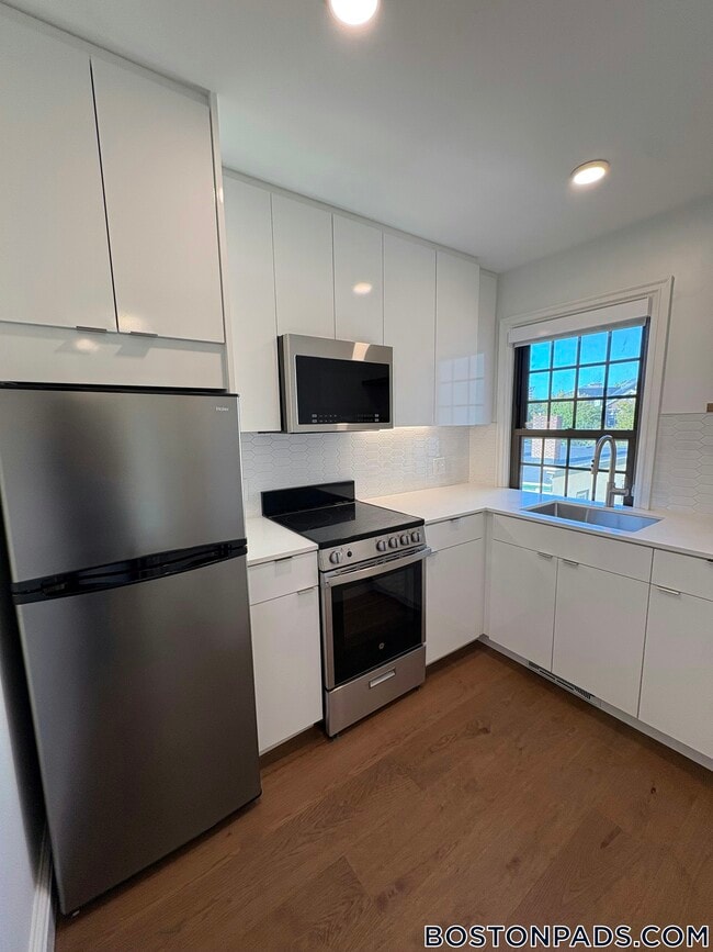 1200 Massachusetts Ave Unit 407, Cambridge, MA 02138