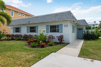 176 Trinidad St, Naples, FL 34113