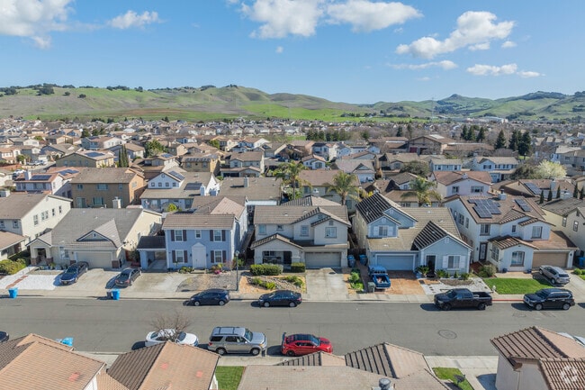 American Canyon is a very suburban city, full of cul de sacs and friendly neighborhood sidewalks.