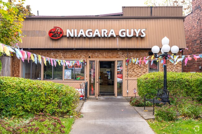 Niagara Guys in North End makes amazing pizza.