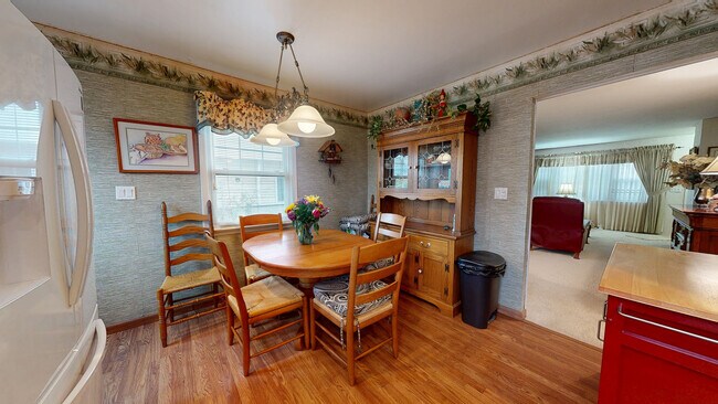 71 Abingdon Ave, Staten Island, NY 10308 - photo 2