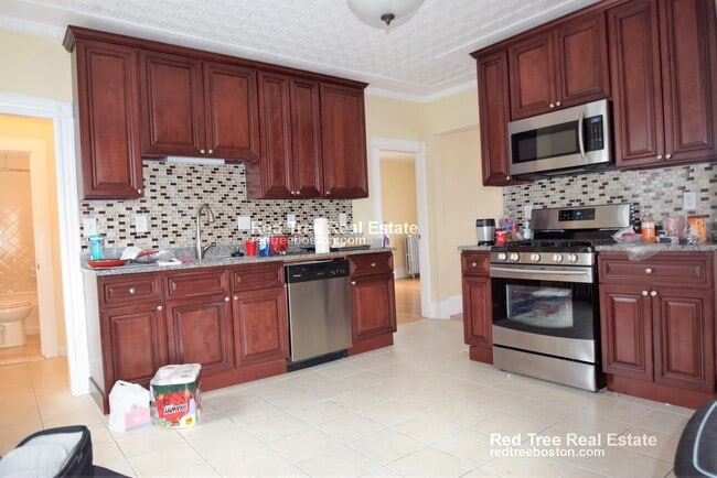 39 Watts St, Malden, MA 02148 - photo 3