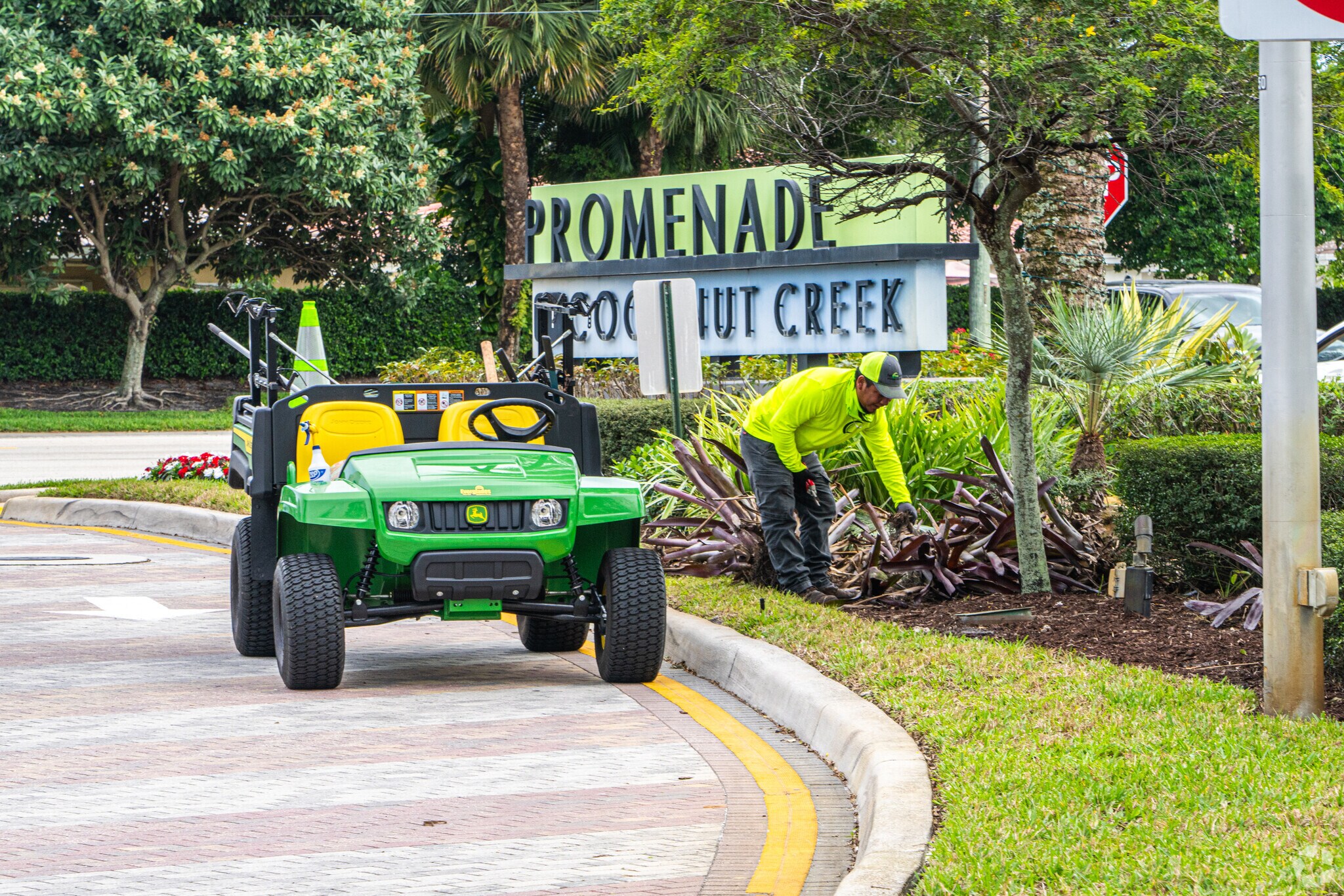 Palm Beach Farms Symphony: A Melody of Expansive Gardens, Equine Joys, and Timeless Moments.