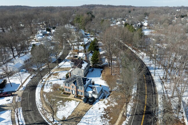 Tall Oaks Crossing has curving streets and fit right in with Levitt’s designs.